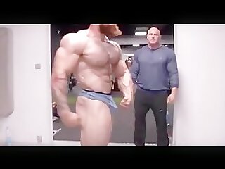 MUSCLE POSING